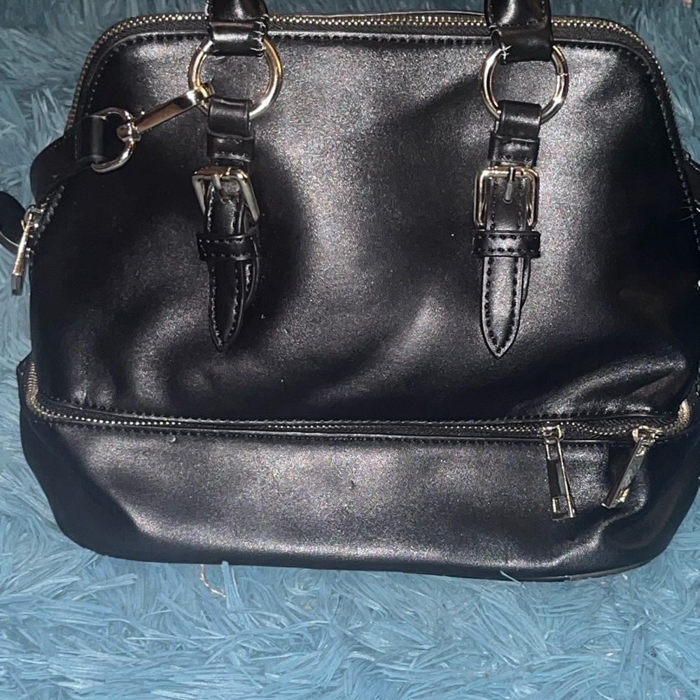 Sondra Robert’s 2|black
